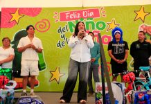 Ricardo Gallardo y Paty Aradillas festejan a niños y niñas de la zona urbana