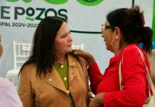 Paty Aradillas acerca apoyos para el almacenamiento de agua a familias de los Silos