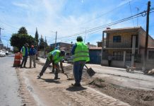 Juan Manuel Navarro responde a familias de san felipe y rehabilita drenaje colapsado
