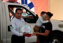 Protección civil de Villa de Pozos nombra héroe honorario al pequeño Darrell Isaac