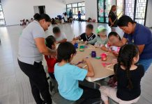 Niñas y niños disfrutan un verano activo en las unidades deportivas de Villa de Pozos