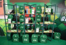 Entrega de mochilas, útiles y zapatos escolares brindados por el gobierno soledense, un alivio para las familias
