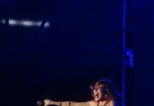 Gloria Trevi hace vibrar el foro en el arranque de FENAPO 2026