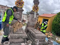 VILLA DE POZOS ALISTA SUS PANTEONES PARA HONRAR LA MEMORIA DE QUIENES HAN PARTIDO