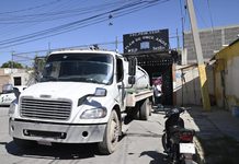 Ayuntamiento de soledad promueve educación de calidad con entrega de agua gratuita mediante pipas