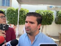 Multan con 9 mil pesos a cinco jóvenes por sustraer cactácea de un espacio público